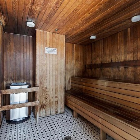 Amazing Views ! Leather Furniture ! Cozy Condo! Ванкувер Екстер'єр фото