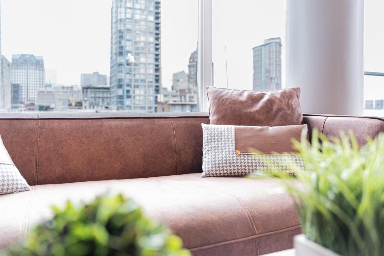 Amazing Views ! Leather Furniture ! Cozy Condo! Ванкувер Екстер'єр фото